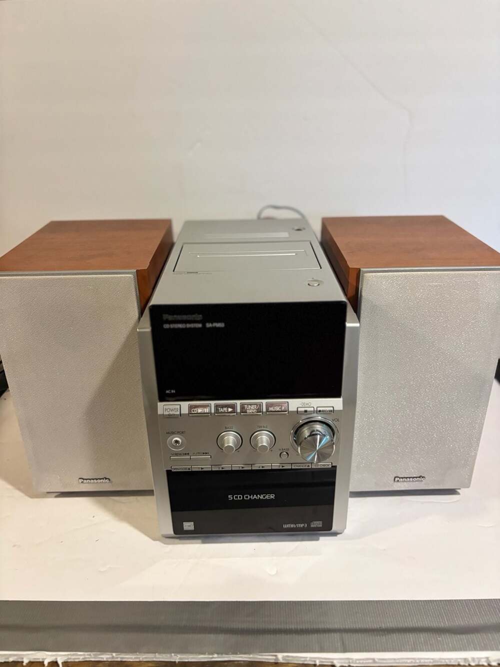 Panasonic SA-PM16 Stereo System with 5 CD Changer and Stereo Speakers — ,